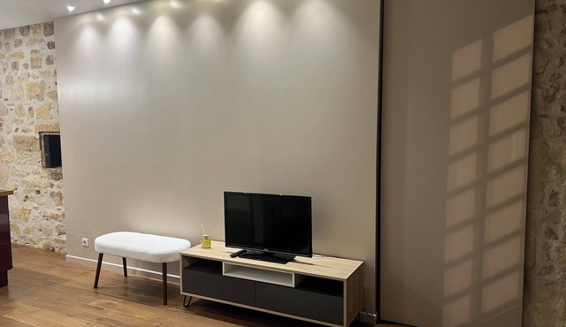 Atypical house downtown Nevers