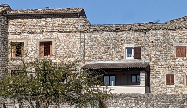 Atypical house in the historic center of Ruoms