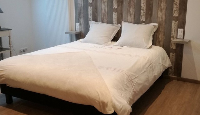 Atypical Jams 2 Bed and Breakfast shared bathroom