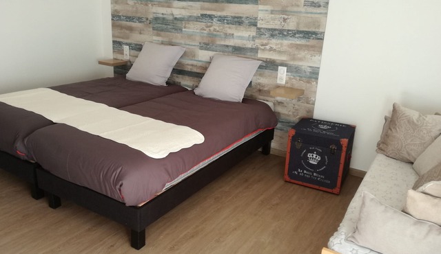 Atypical jams upstairs bedroom, La Portiène