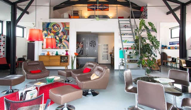 ATYPICAL LOFT -Former CINEMA-CAMPAIGN-NEAR SEA