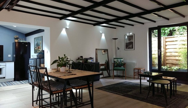 Atypical renovated townhouse for 4 people, metro nearby