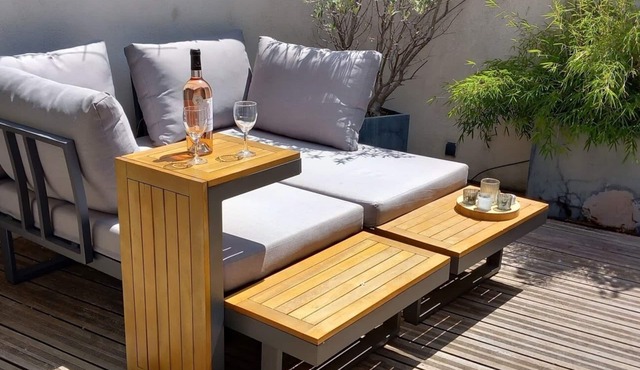 Atypique ! Studio Donnant sur une Charmante Terrasse Tropézienne