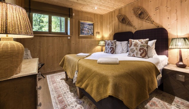 Au Bon Coin - an apartment that sleeps 8 guests in 4 bedrooms