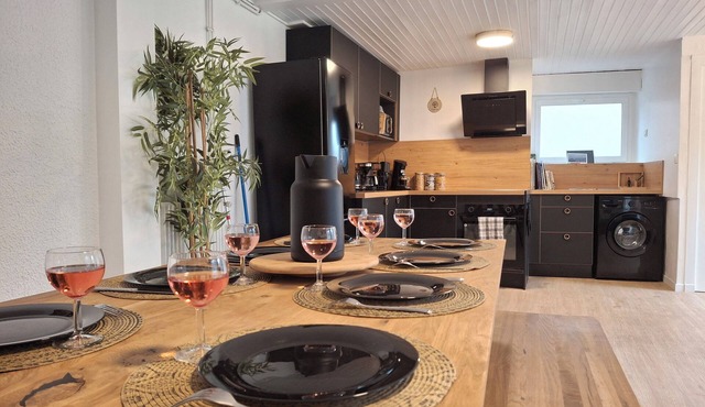 Au bon Endroit ! Maison de Ville de 100 m² au Pied du Rocher D'aiguilhe