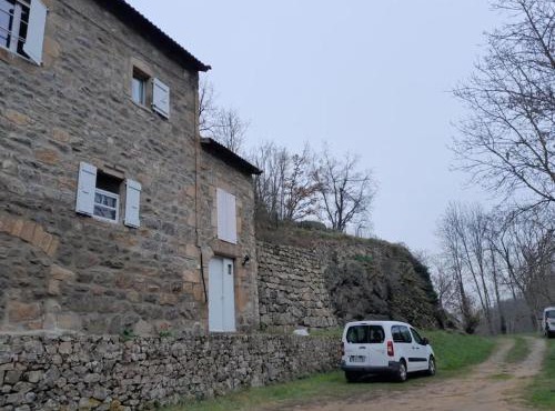 Au bord du Doux, moulin isolé, rustique