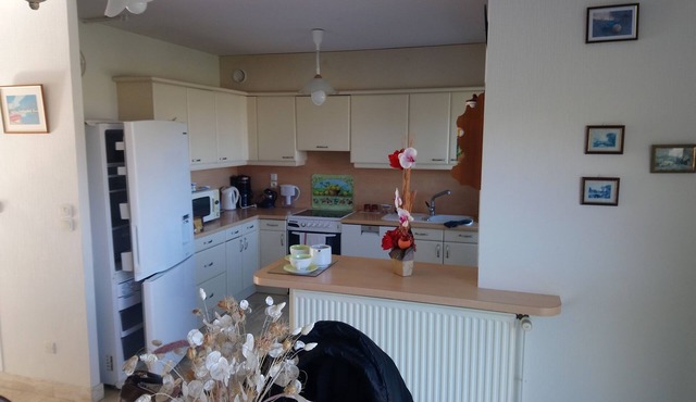 Au Bord du lac du Guic, Proche de la mer