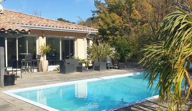 Au Bord du Lac - Villa Piscine - 8 Pers - 4 ch
