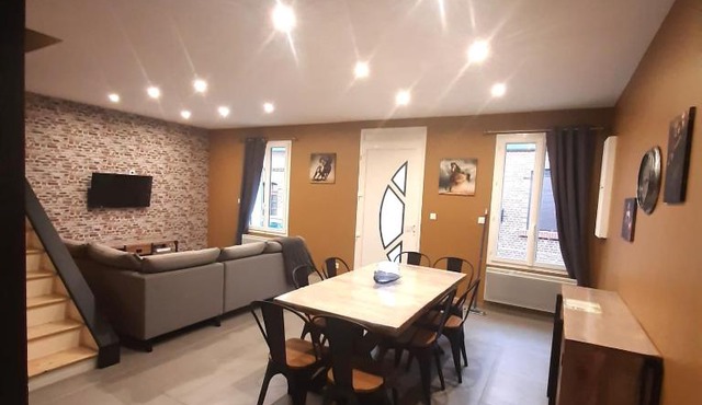 Au cœur de la vallée house between sea and forest