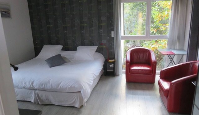 Au Cadran Solaire, Le Zenith : Studio in a quiet, wooded setting