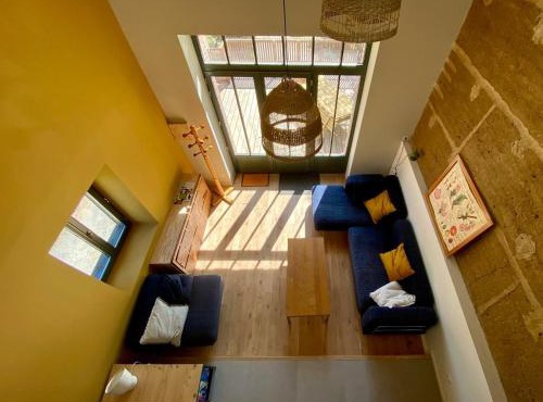 Au calme, grand appartement avec terrasse et parking