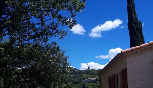 Au Calme, Proche des Sites Touristique, la Maison Près de la Cascade