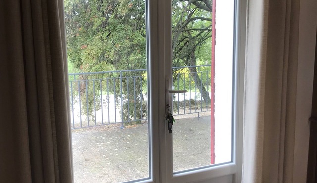 Au Calme, Sous le Chêne Vert