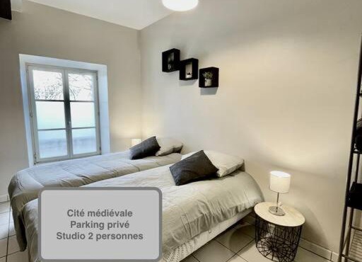 *Au centre de la ville haute G* ZEN LOC 6