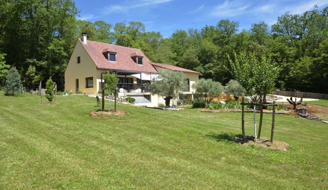 “Au Cerf Blanc Suite Parentale” Guest Room with Mountain View, Wi-Fi and Air Conditioning