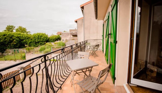 "Au Chant Des Oiseaux" Metz Sud Village Calm and Charming Facing the Golf Course.