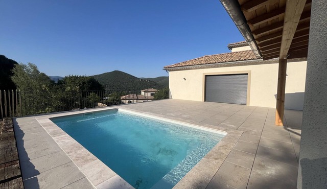 Au Coeur des Cévennes, beautiful holiday home with private swimming pool for up to 9 people
