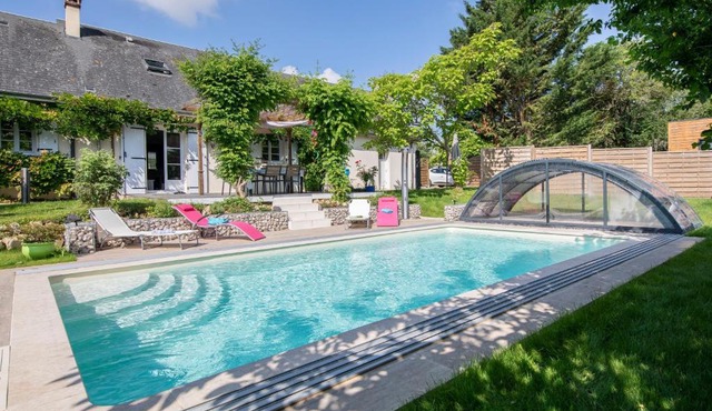 Au Coeur du Bien-Etre, chalet avec piscine chauffée et couverte, SPA, sauna, massages