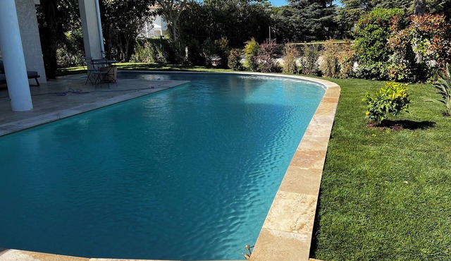 Au Coeur du Golf de Massane Villa Contemporaine Climatisée Avec Piscine