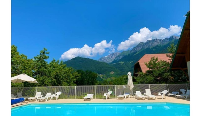 AU COEUR DU GOLF **, Giez, near Lake Annecy