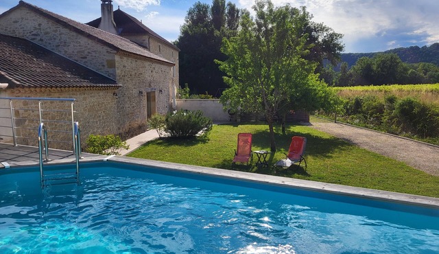 Au Coeur du Vignoble de Cahors, Gîte Avec Piscine Privative, Calme et Sérénité !