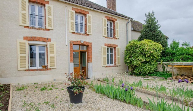 Au Coeur du Village - JULLY SUR SARCE