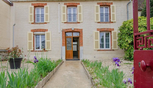 Au Coeur du Village - JULLY SUR SARCE