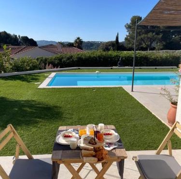 AU COIN DES LUQUETTES