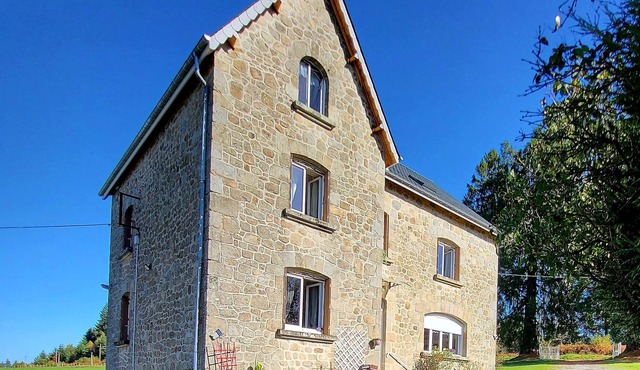 AU DOUX REFUGE" SELF-CATERING COTTAGE LARGE CAPACITY/FARM ANIMALS/OUTDOOR GAMES