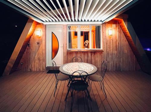 Au-Doux-Altic chalet romantique avec JACUZZI ET SAUNA