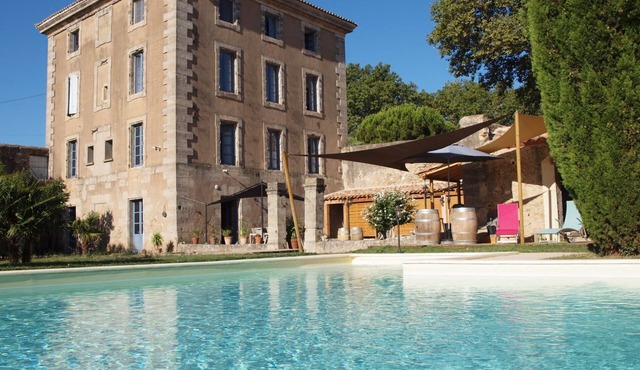 "Au fil de l'Aude", fully-equipped gîte for 4 to 6 people; plus swimming pool, spa.