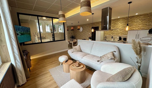 "Au Gray des flots" riverside apartment Pets welcome