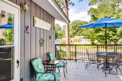 Au Gres Vacation Rental Cabin Less Than 1 Mi to Lake Huron