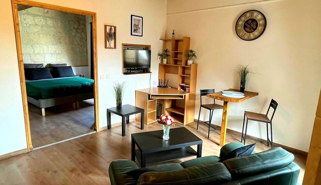 AU LION D'OR HISTORIC INN LESS THAN AN HOUR FROM PARIS