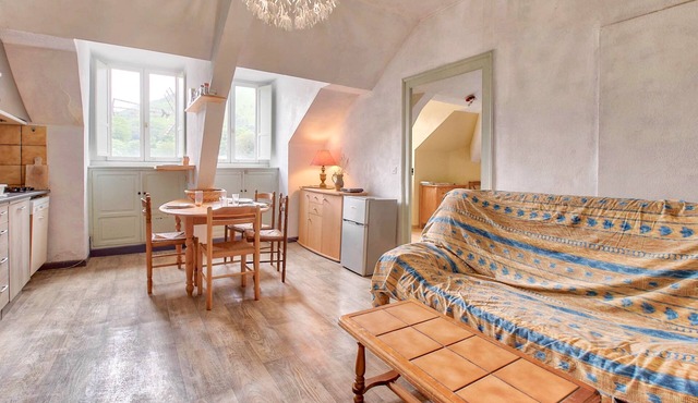 Au nid du gypaéte (oiseau local)