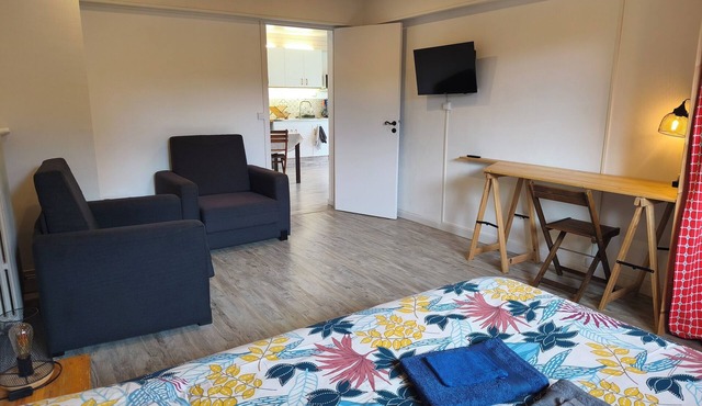 Au parfait : Ground floor, quiet, parking, garden, ideally situated