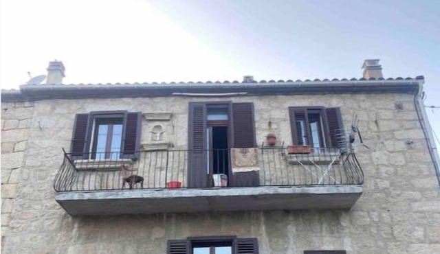 Au Pied des Aiguilles de Bavella et du Plateau du Cuscionu