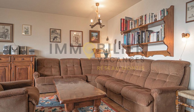 Au pied des pistes, en face du funiculaire et à 5' à pied du centre du vieux village ! Appartement c