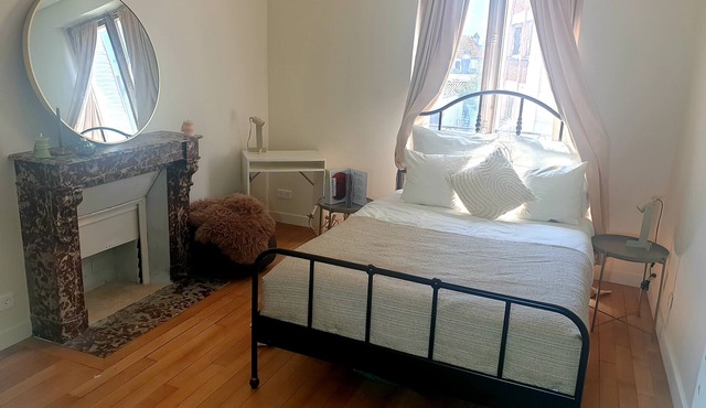 Au Pieds de Métro Retro Paris Style