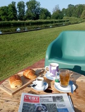 Au pont tournant - A 30m de la Voie bleue - Table d'hôtes