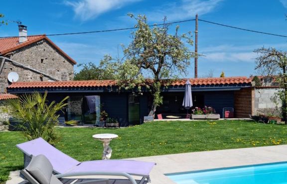 Au pool house de la Faye +spa ouvert toute l'année