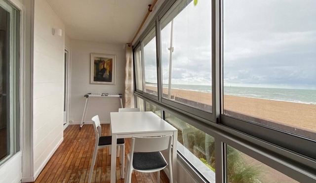 Au Premier Regard sur la Plage