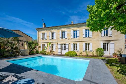 Au puits ancien Maison en pierre avec piscine proche Bordeaux
