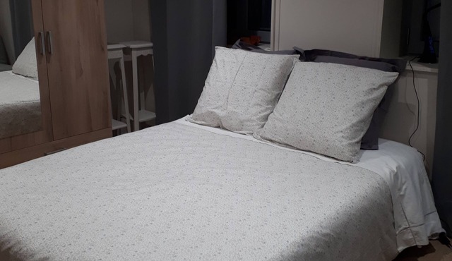 Au Sein D'une Demeure bi Centenaire ,studio de 24 m² Pour Deux Personnes