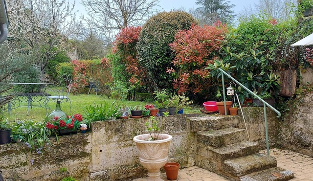 Au Soleil a Bourdeilles