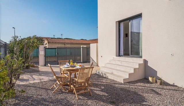 Aubépines by Interhome