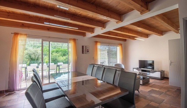 Aubenas Vals LES Bains, Rivière 15 Mns, Villa Neuve, 12 Personnes, Climatisée