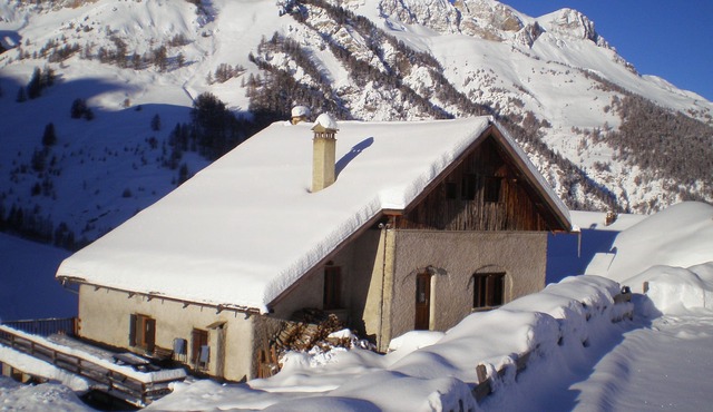 Auberge l'Estoilies, Large chalet/gîte to be privatized in Saint Veran