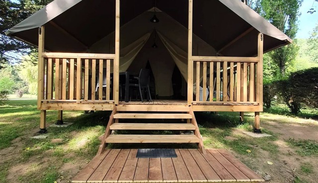 Auberoche campsite * - MINI-WOOD LODGE TENT on canvas stilts, without toilets, for 4 people 4 people