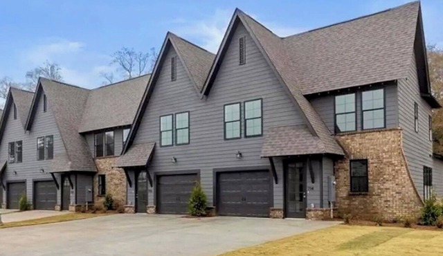 Aubie’s Favorite Place near Campus and Tiger Town with 2 King & 2 Queen beds